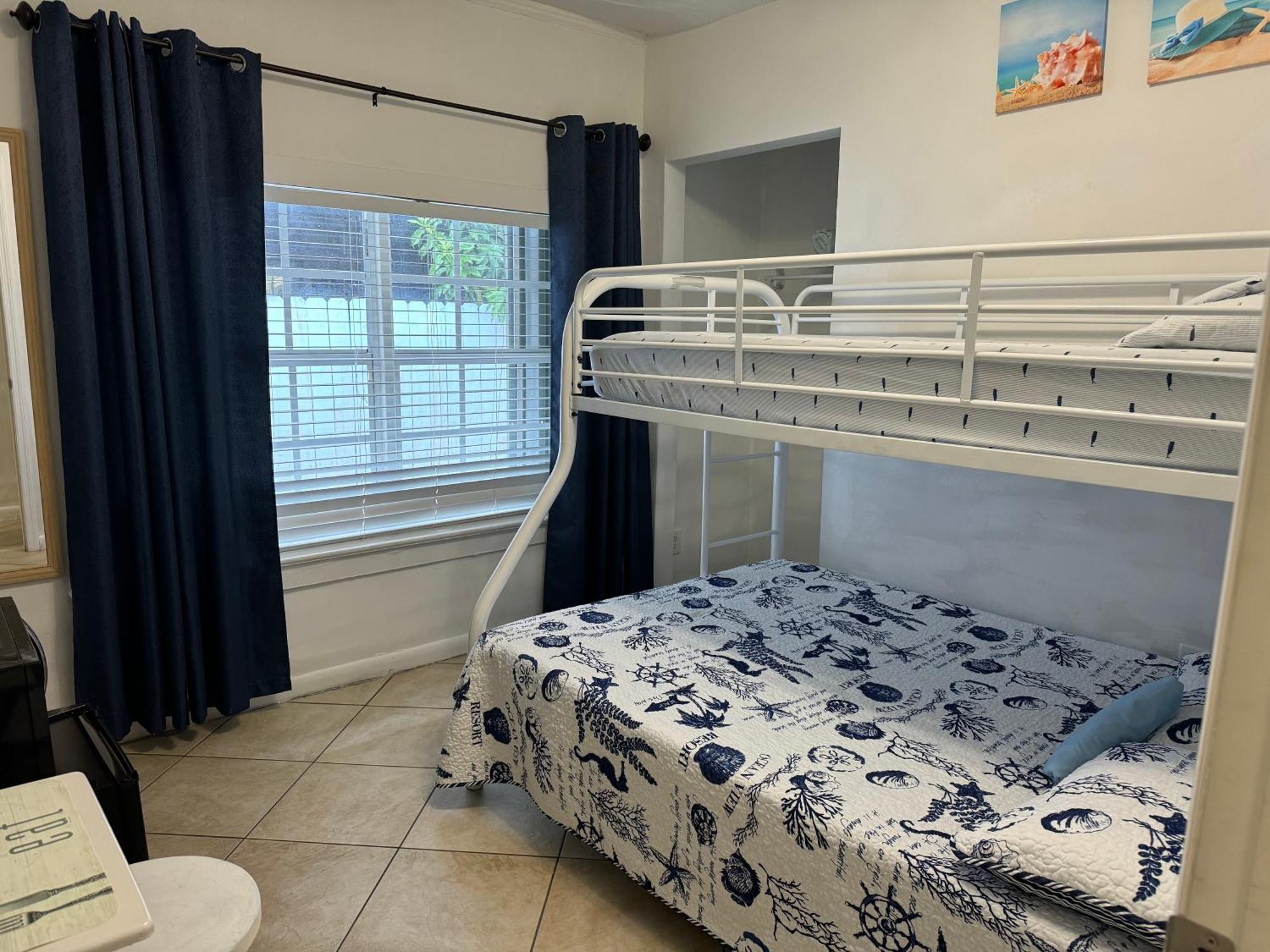 B5 Best Value On Private Bedroom With Private Bathroom In Little Havana, Miami Eksteriør billede